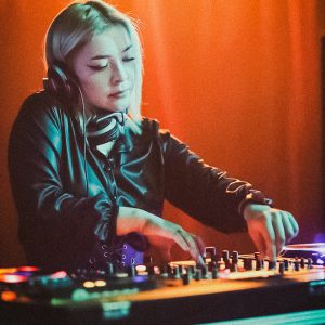 Discover the Art of DJing